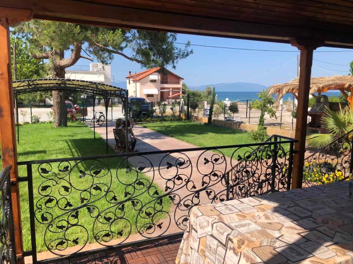 Guest House Costa 2 Karianí Exteriér fotografie